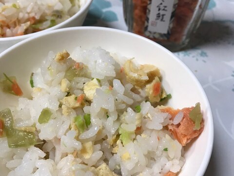 離乳食完了期☆焼き紅鮭とささげと卵の混ぜご飯☆